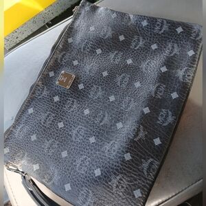 MCM Viseto Medium Top Zip